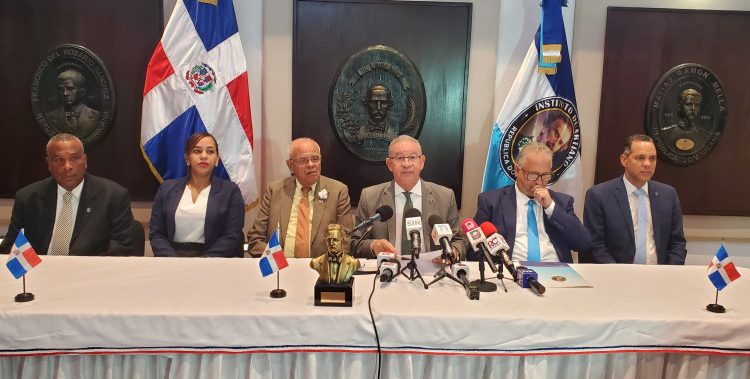 También, criticó la "irresponsable" actitud de la comunidad internacional ante la crisis en Haití.