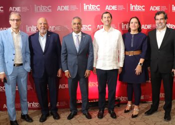 Explica foro fue concebido con el propósito de facilitar un intercambio de ideas para transformar el sector eléctrico dominicano.