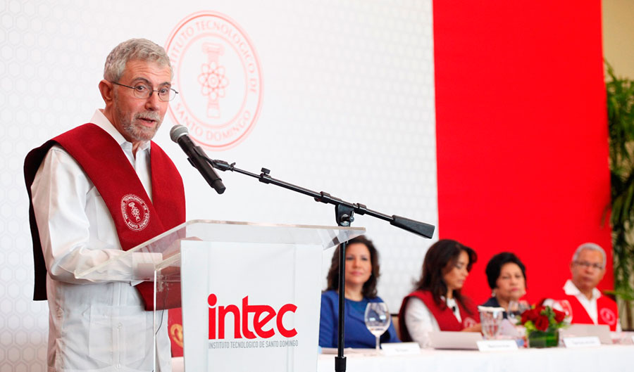 El premio nobel de Economía recibió un doctorado Honoris Causa del Instituto Tecnológico de Santo Domingo en octubre de 2015.