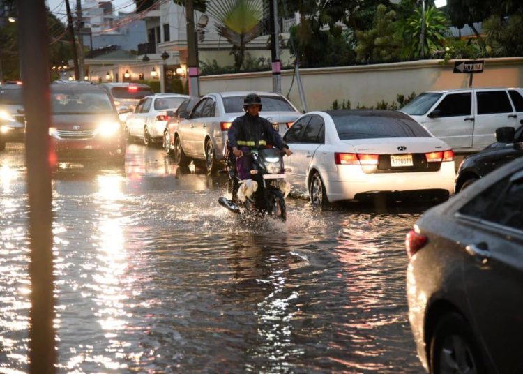 Informe destaca eventos más costosos fueron huracán Georges en 1998, cuyas pérdidas económicas equivalieron al 14% del PIB, y las inundaciones de 2016-2017, que generaron daños superiores a US$957 millones.
