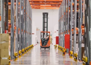 La inversión privada también decreció un 5.2% interanual de enero a septiembre y la pública un 20.2%.