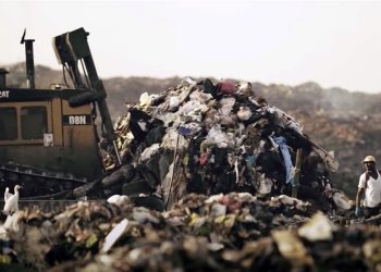 “Isla de plástico” retrata la práctica indebida de los plásticos de un solo uso.