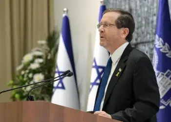 "Estos son momentos críticos en los que repito mi llamado a completar todas las etapas del acuerdo y traer rápidamente de regreso a todos nuestros hermanos y hermanas secuestrados, hasta el último de ellos", añadió.