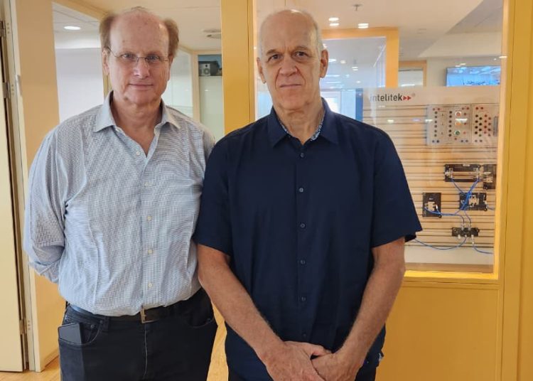 La información fue dada a conocer a elDinero por Daniel Soloducho, ejecutivo de Intelitek, y Martín Apel, director de Ventas para América Latina.