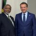 Víctor “Ito” Bisonó y sostiene encuentro con el ministro de Energía y Minas de Sudáfrica, Gwede Mantashe.