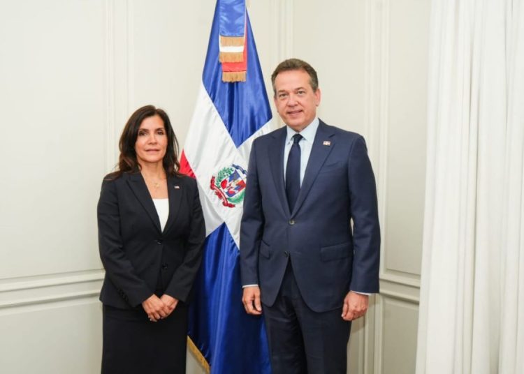 El canciller y la diplomática conversaron sobre las oportunidades para seguir ampliando una relación sustentada en vínculos históricos, económicos y humanos.