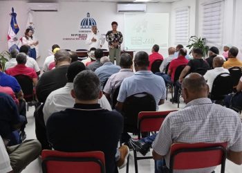 “Pedernales crece y se consolida como un centro de negocios que impulsa el desarrollo de la provincia y de su gente”, afirmó Benítez.