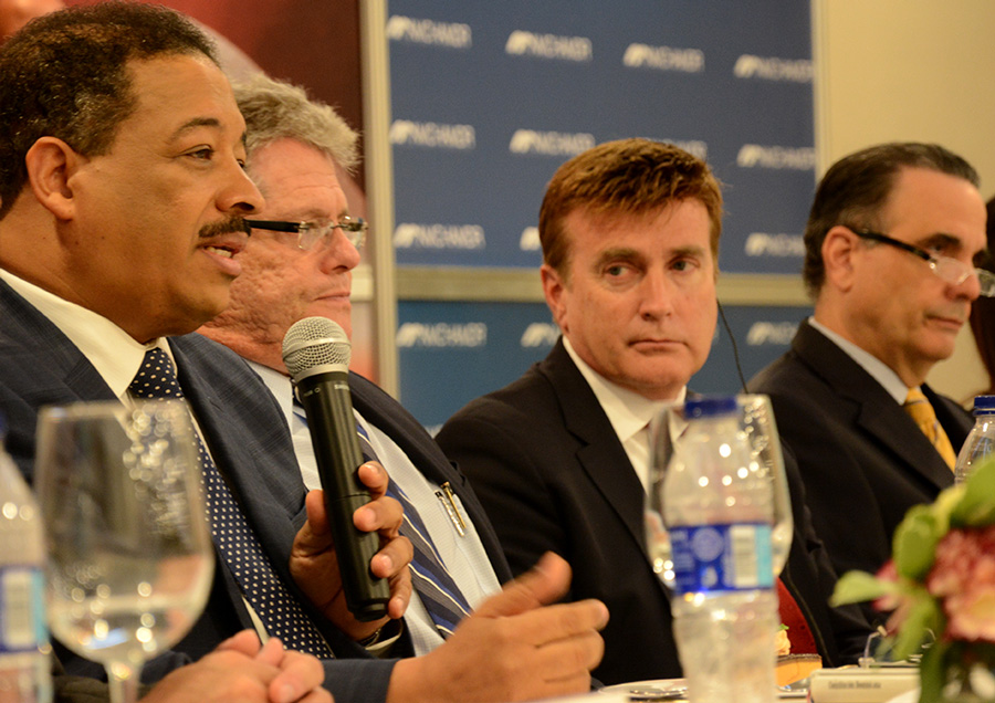 james wally brewster junto a roberto rosario 1