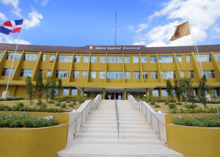 La medida fue aprobada por el Pleno de la JCE.