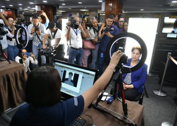 El inicio de captura de datos para las nuevas cédulas fue encabezado por el Pleno de la institución.