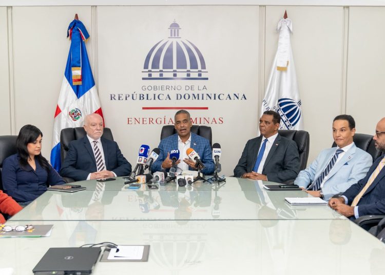 El funcionario destacó el rol de la minería en la economía dominicana.