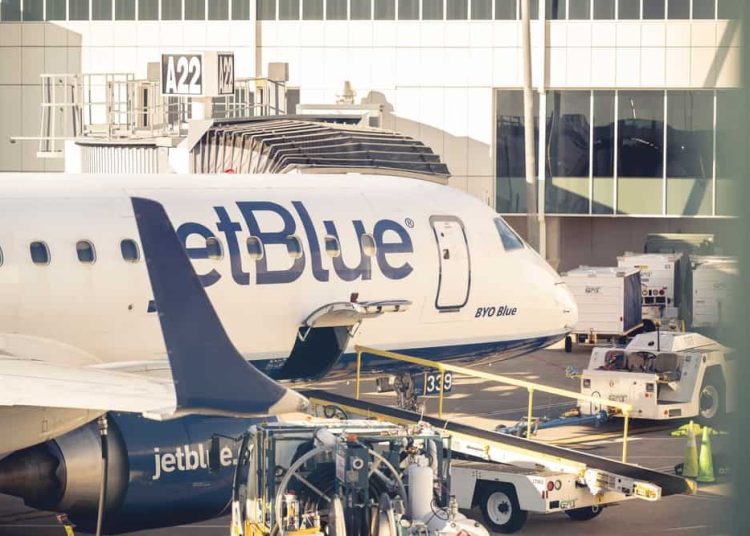 En 2025 la empresa fue multada con US$2 millones por el Departamento de Transporte por los frecuentes retrasos que sufrían sus vuelos.