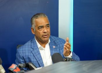 Santos adelantó que el país tiene prevista una inversión de unos US$450 millones en transmisión en los próximos años para fortalecer el sistema nacional.