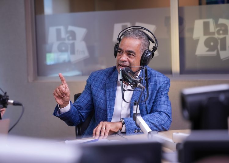 El ministro aseguró que continúan trabajando para estabilizar el sistema y cumplir con las crecientes exigencias de la ciudadanía.