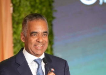 Santos plantea un cambio conceptual en relación entre energía y crecimiento económico.