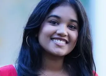 El perro, de nombre Max, está especializado en la localización de personas vivas en espacios abiertos, de acuerdo con un comunicado de la Defensa Civil.