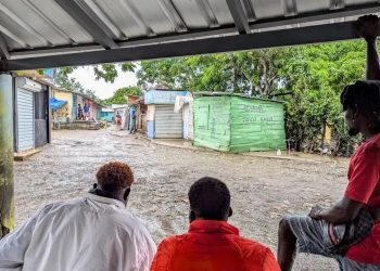 Los hombres representan la mayoría de quienes no realizan ninguna actividad en ambos territorios.