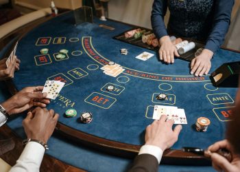 Las bancas de lotería, que actualmente pagan RD$35,000 cada año por cada banca, el aumento sería hasta los RD$120,000.