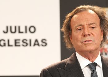Julio Iglesias se mantuvo en silencio durante los primeros días en que los medios comenzaron a ventilar el caso. | Fuente externa