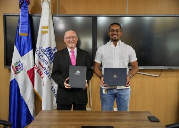 El acuerdo fue rubricado por el ministro de la Juventud, Rafael Jesús Féliz García, y Roland Angerer, director del Plan Internacional República Dominicana.