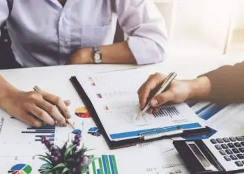 La falta de inversión en capital tecnológico y la baja calidad del capital humano están limitando el potencial de productividad del país.
