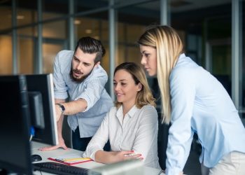 El informe: “El futuro del trabajo en América central y República Dominicana, realizado por el Banco Mundial” destaca que la adopción de tecnología en el ámbito laboral es un factor clave para mejorar la productividad y la competitividad.