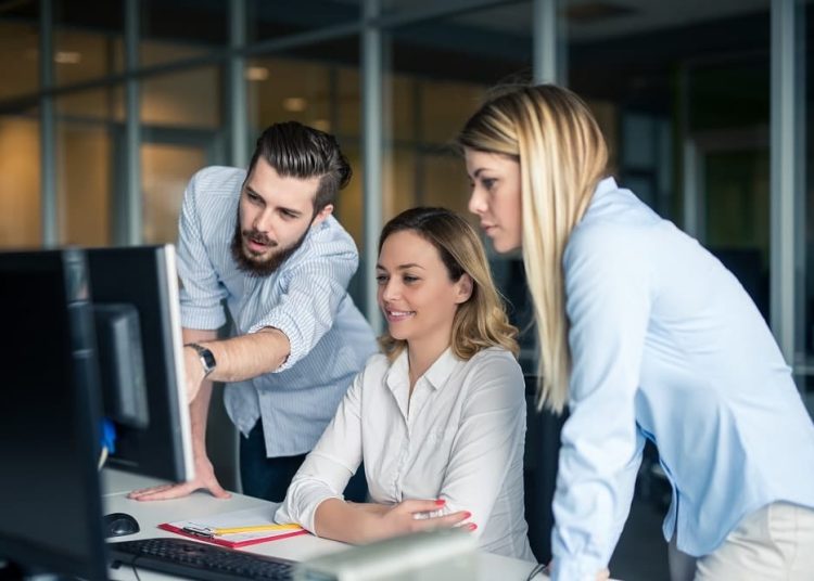 El informe: “El futuro del trabajo en América central y República Dominicana, realizado por el Banco Mundial” destaca que la adopción de tecnología en el ámbito laboral es un factor clave para mejorar la productividad y la competitividad.