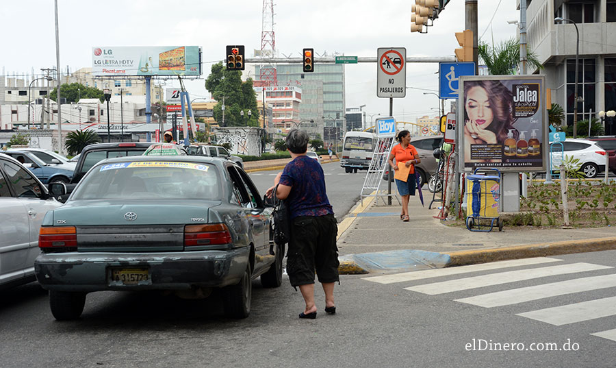 La Ley 241, sobre Tránsito Terrestre, es posiblemente una de las normativas más violentadas por los conductores en el país. | Gabriel Alcántara