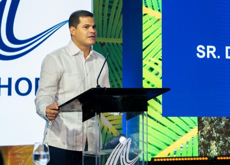 Llibre dijo que el turismo es un sector transable, esto quiere decir, que no compite con otros sectores económicos en República Dominicana. / Fuente externa.