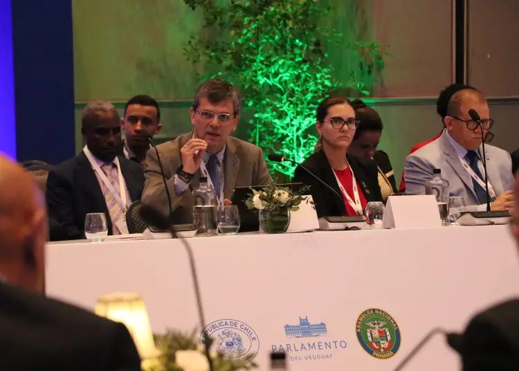 Así lo indicó Jairo Acuña-Alfaro, líder regional de gobernabilidad del PNUD para América Latina y el Caribe, durante su participación como expositor en el encuentro “Parlamentos y prosperidad” organizado por el Senado de RD, la OEA, el Senado de Chile, el Parlamento de Uruguay y la Asamblea Nacional de Panamá.