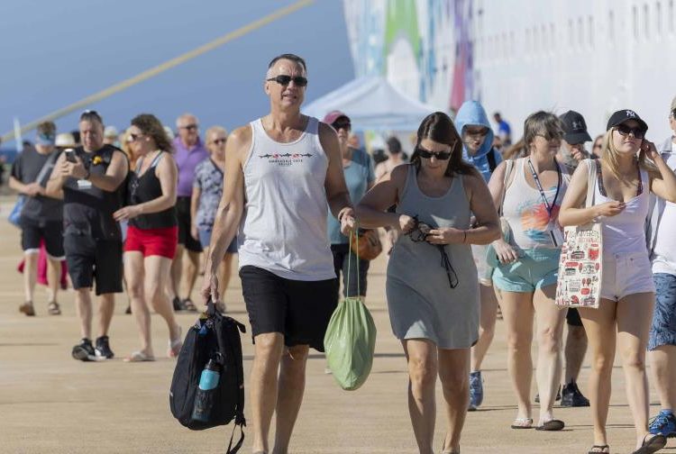 Es el segundo mes consecutivo en que la llegada de pasajeros en cruceros se reduce.