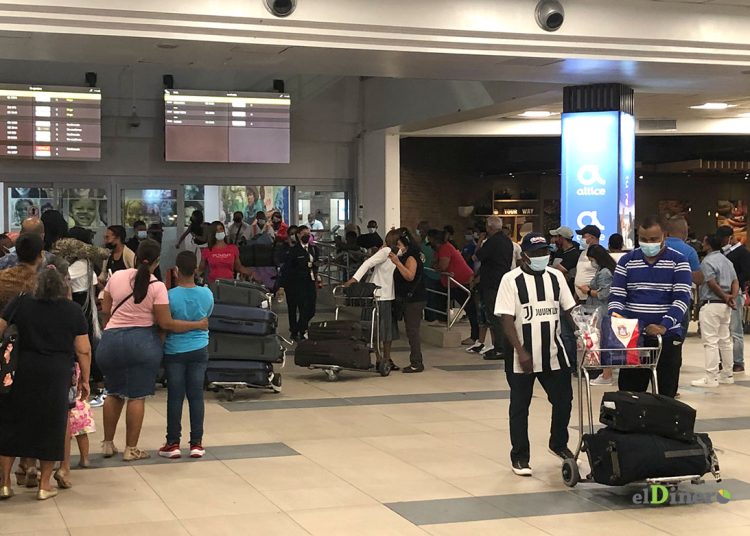 llegada-turistas-aeropuerto