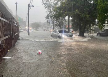 Calles se inundan en Santo Domingo Este. Fuente externa.