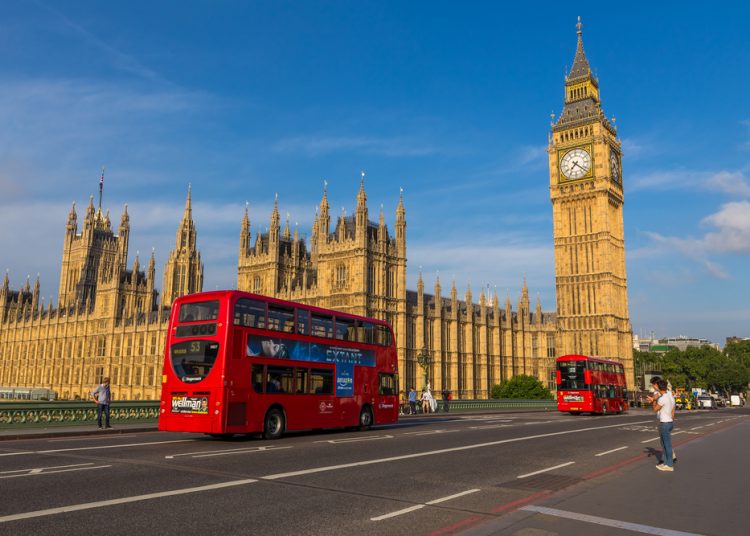 El índice principal londinense, el FTSE-100, sumó 1,89 puntos hasta los 8.280,63 enteros. - Fuente extra.