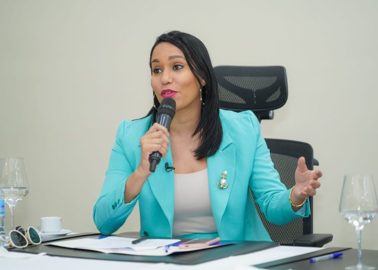 Productora de televisión, Lorenny Solano. | Fuente externa.