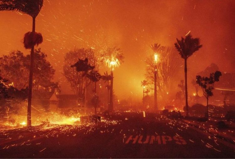 El gobernador de California, Gavin Newsom, ha desplegado hoy al área de los siniestros otros 1,000 miembros de la Guardia Nacional del estado, con lo que la dotación ha aumentado hasta unos 2,500 efectivos.