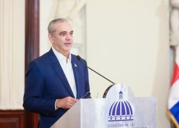 Abinader destaca a Viettel para romper oligopolio en el sector.