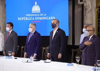 El presidente Luis Abinader encabeza la rueda de prensa en donde se anunció la reactivación de la Comisión Nacional de Empleo. | Presidencia de la República