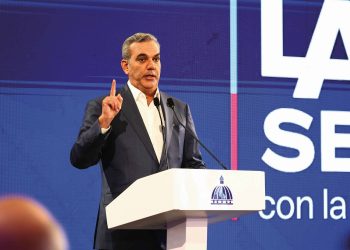 El mandatario argumentó que las proyecciones de este año eran de RD$63 por uno.