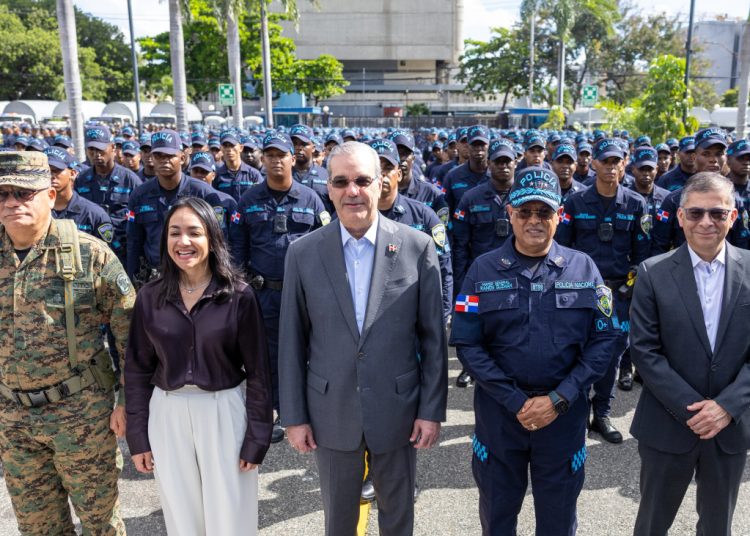 Luis Abinader expresa que durante estas festividades las labores de seguridad se desarrollarán con firmeza y pleno respeto a los derechos humanos.