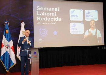 El ministro de Trabajo, Luis Miguel de Camps, durante el lanzamiento del plan piloto.