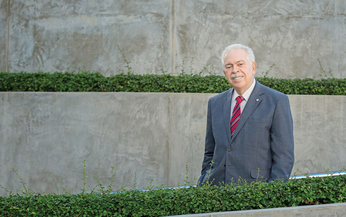 luis molina achecar bhd leon