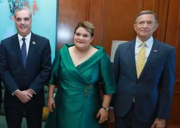 También resaltó la presencia del canciller dominicano Roberto Álvarez.