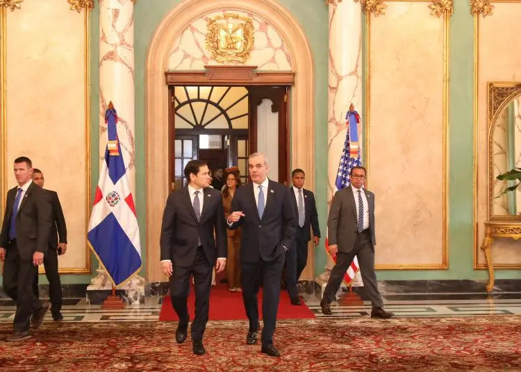 Por el Gobierno dominicano participan la vicepresidenta Raquel Peña; los ministros de la Presidencia, José Ignacio Paliza; de Relaciones Exteriores, Roberto Álvarez, y otras autoridades gubernamentales.