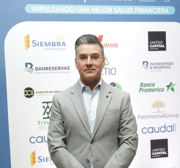 El director ejecutivo de Caudall, Jonathan Valle, presentó los hallazgos del estudio.