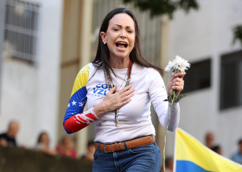 Machado dedicó hoy el Nobel de la Paz, por medio de su hija, Ana Corina Sosa, quien recibió el galardón en su nombre.