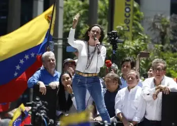 Machado había llamado a los simpatizantes opositores a mantenerse concentrados en "toda Venezuela", con "serenidad y firmeza".