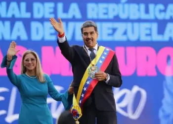 Reafirmaron también "su solidaridad con el pueblo venezolano" y urgieron al líder chavista "el pleno respeto al derecho internacional".