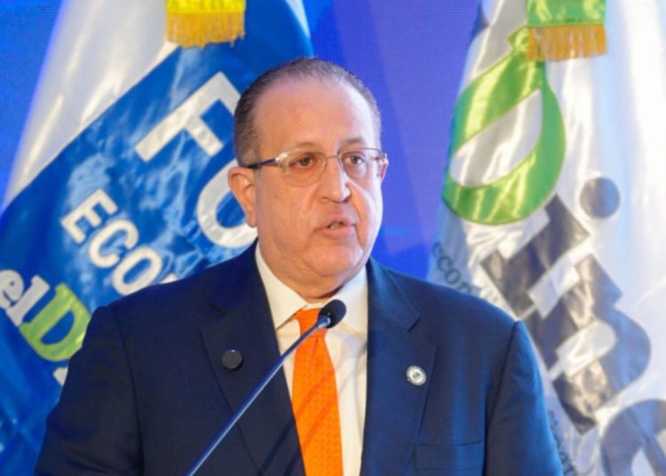 El ministro de Hacienda y Economía El funcionario explica economía local atraviesa un proceso de desaceleración.
