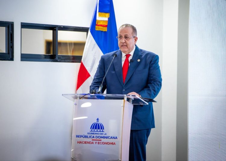 De acuerdo con Magín , la medida de mayor impacto corresponde al incremento de la tasa del ISR para empresas con ingresos superiores a RD$1,000 millones anuales.